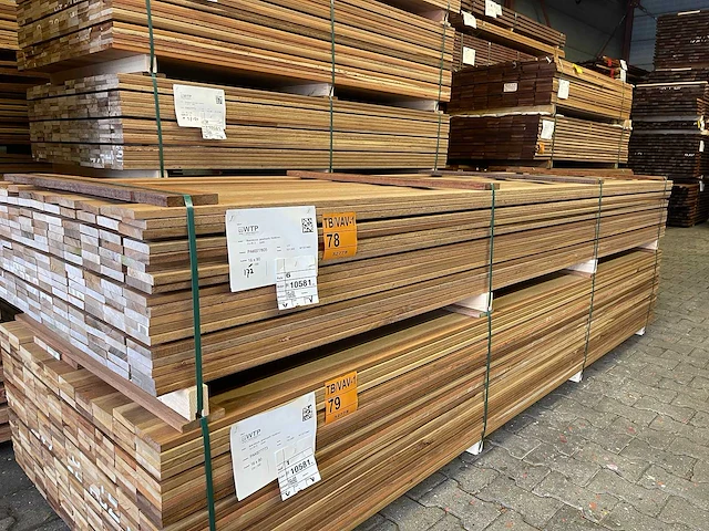 Guyana teak hardhouten planken geschaafd 16x90mm, lengte 300cm (172x) - afbeelding 2 van  3