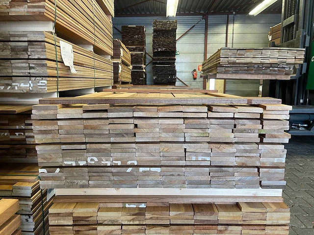Guyana teak hardhouten planken geschaafd 16x90mm, lengte 300cm (172x) - afbeelding 3 van  3