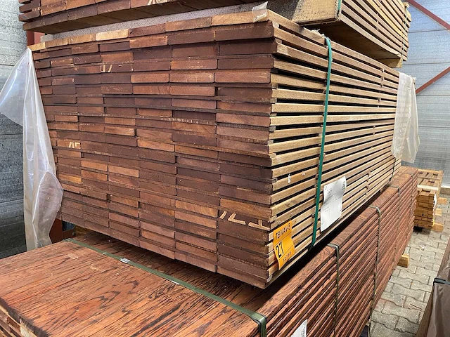Guyana teak hardhouten planken geschaafd 1850x145x21mm (147x) - afbeelding 4 van  4