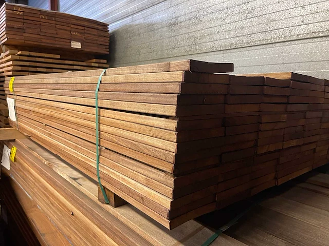 Guyana teak hardhouten planken geschaafd 21x145mm, lengte 185cm (103x) - afbeelding 4 van  4