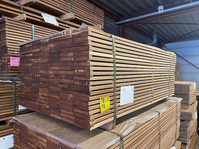 Guyana teak hardhouten planken geschaafd 21x145mm, lengte 185cm (147x) - afbeelding 4 van  4