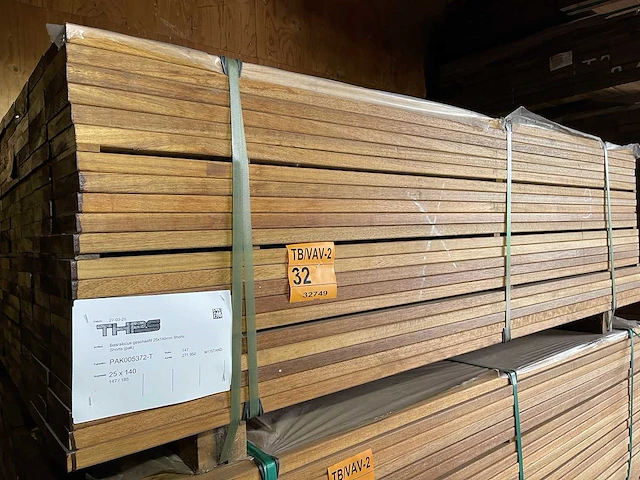 Guyana teak hardhouten planken geschaafd 21x145mm, lengte 185cm (147x) - afbeelding 2 van  3