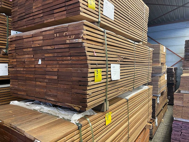Guyana teak hardhouten planken geschaafd 21x145mm, lengte 215cm (147x) - afbeelding 4 van  4