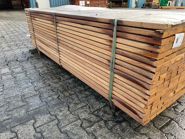 Guyana teak hardhouten regels/planken geschaafd 27x70mm, lengte 245cm (239x) - afbeelding 2 van  3