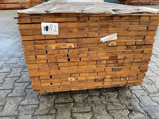 Guyana teak hardhouten regels/planken geschaafd 27x70mm, lengte 245cm (239x) - afbeelding 3 van  3