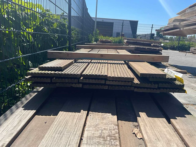 Guyana teak hardhouten vlonderplanken 21x145mm, lengte 400cm (19x) - afbeelding 3 van  3