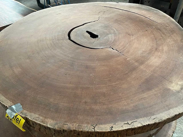 Guyana teak houten schijf 1600mm - afbeelding 2 van  3