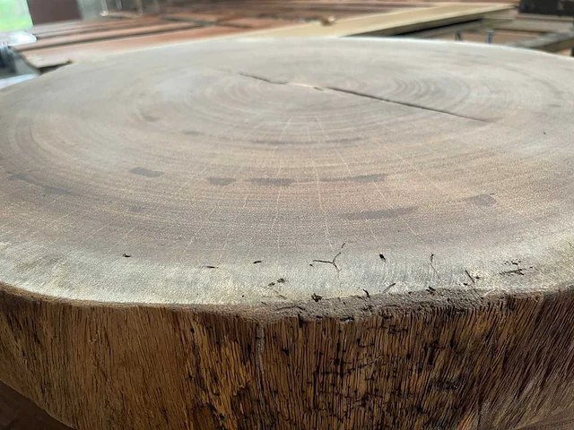 Guyana teak houten schijf 900mm - afbeelding 3 van  3