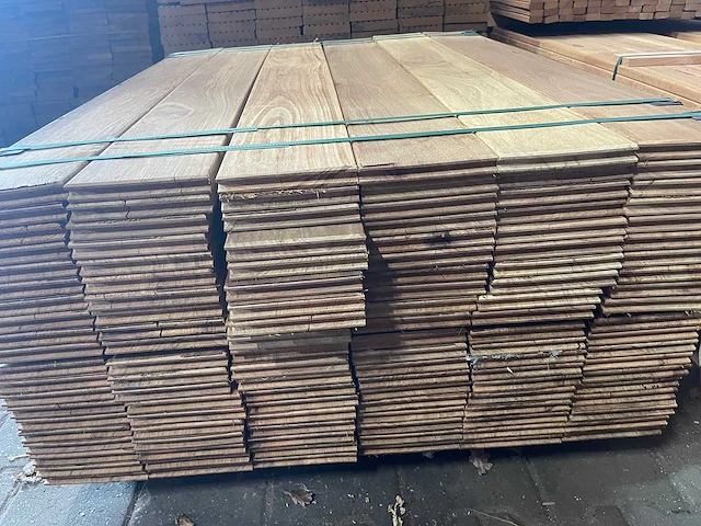 Guyana teak kopse veer en groef (buitenparket) 1250x145x21mm (120x) - afbeelding 3 van  3
