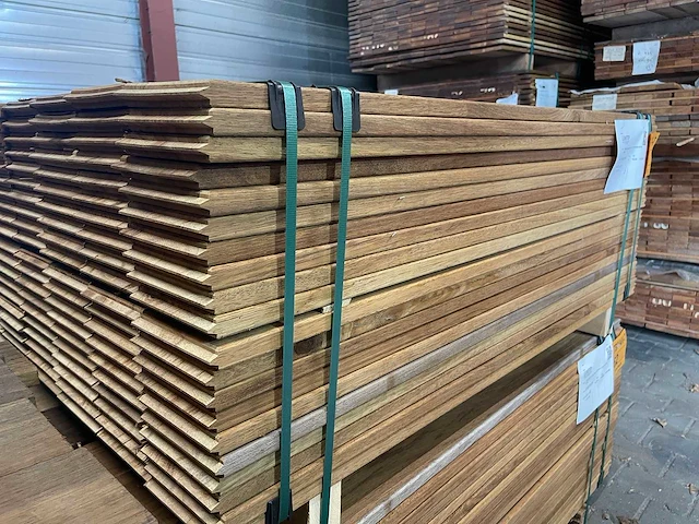 Guyana teak kopse veer en groef (buitenparket) 1250x145x21mm (120x) - afbeelding 2 van  3