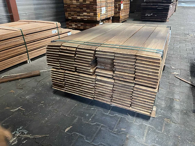 Guyana teak kopse veer en groef (buitenparket) 1250x145x21mm (120x) - afbeelding 3 van  3