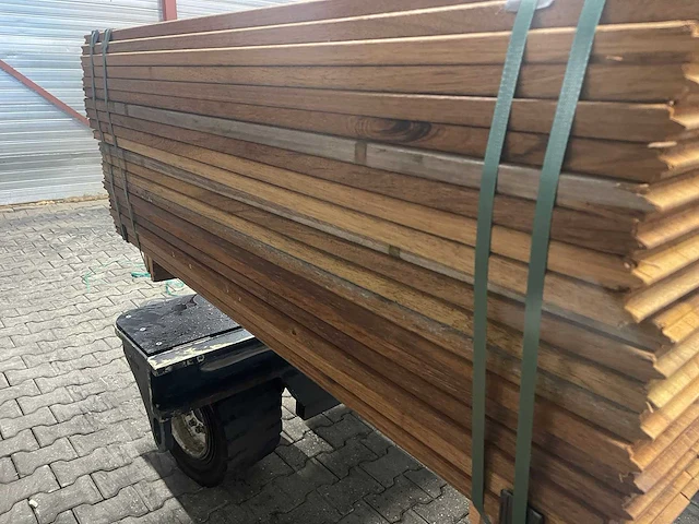 Guyana teak kopse veer en groef (buitenparket) 1250x145x21mm (120x) - afbeelding 2 van  3