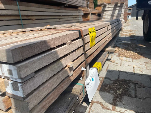 Guyana teak latten geschaafd 1850-3650x50x27mm (90x) - afbeelding 1 van  3