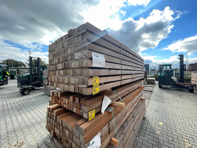 Guyana teak palen fijnbezaagd 3050x68x68mm (56x) - afbeelding 4 van  4
