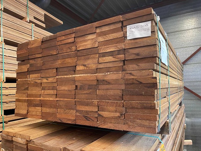Guyana teak planken geschaafd 1250-1550x140x25mm (168x) - afbeelding 3 van  4