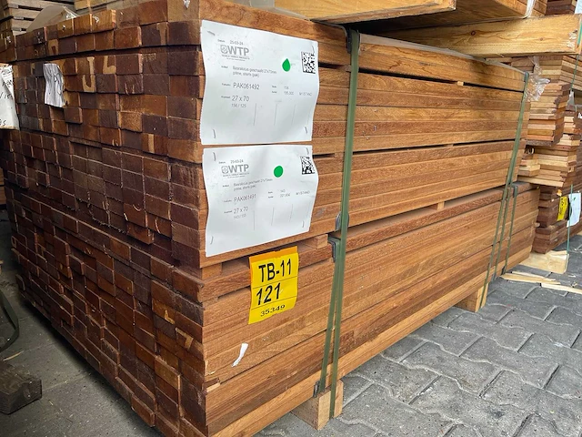 Guyana teak planken geschaafd 1250-1550x70x27mm (299x) - afbeelding 2 van  3