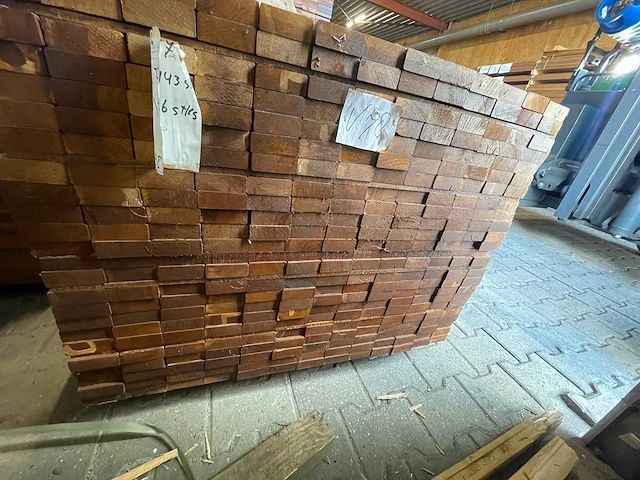 Guyana teak planken geschaafd 1250-1550x70x27mm (299x) - afbeelding 3 van  3