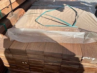Guyana teak planken geschaafd 1250x140x25mm (161x) - afbeelding 1 van  3