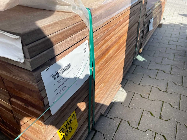 Guyana teak planken geschaafd 1250x140x25mm (161x) - afbeelding 2 van  3