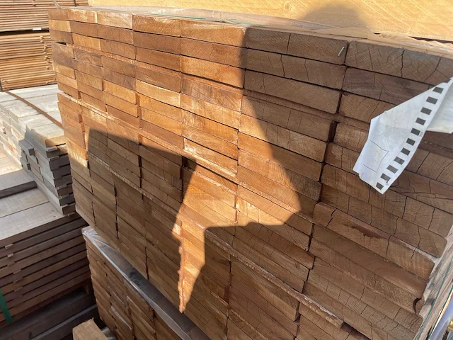 Guyana teak planken geschaafd 1250x140x25mm (161x) - afbeelding 3 van  3