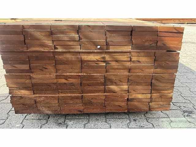 Guyana teak planken geschaafd 1250x140x25mm (161x) - afbeelding 2 van  4