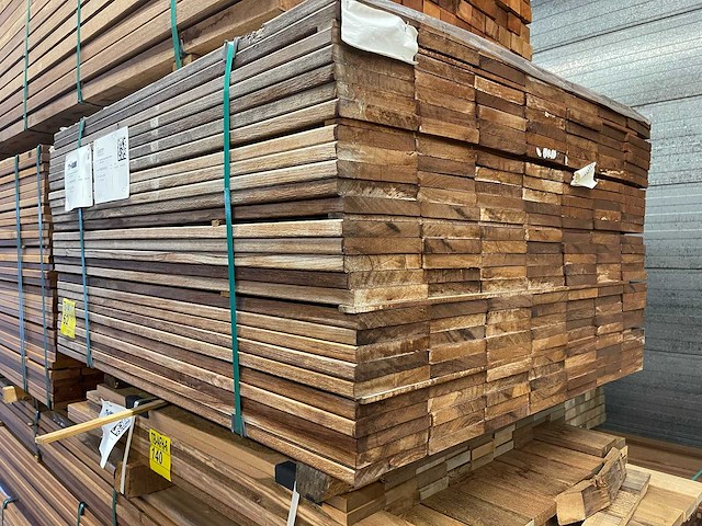 Guyana teak planken geschaafd 1250x145x21mm (189x) - afbeelding 4 van  4