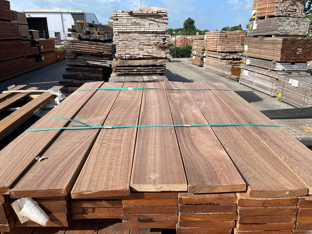 Guyana teak planken geschaafd 1250x145x21mm (42x) - afbeelding 1 van  3