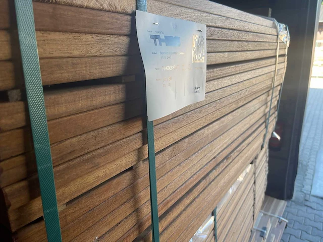Guyana teak planken geschaafd 1250x90x25mm (217x) - afbeelding 2 van  3