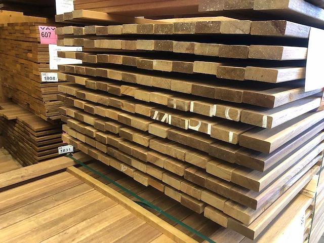 Guyana teak planken geschaafd 1550x70x27mm (134x) - afbeelding 3 van  4