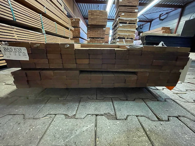 Guyana teak planken geschaafd 1850-2150x70x27mm (117x) - afbeelding 3 van  3