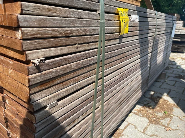 Guyana teak planken geschaafd 1850x145x21mm (189x) - afbeelding 2 van  3