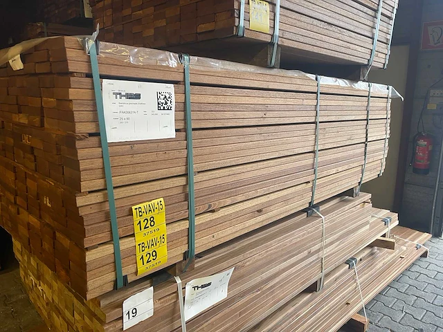 Guyana teak planken geschaafd 2150x90x25mm (126x) - afbeelding 4 van  4