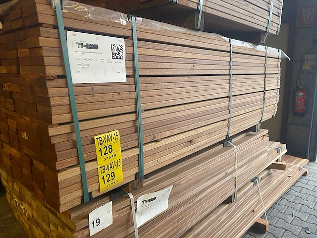 Guyana teak planken geschaafd 2150x90x25mm (127x) - afbeelding 4 van  4