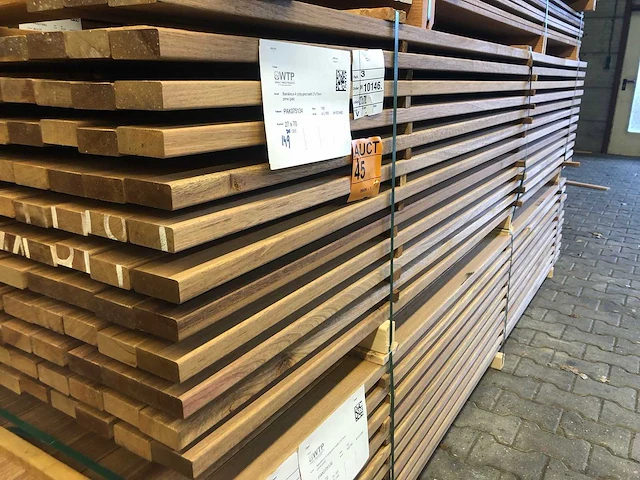 Guyana teak planken geschaafd 2450-2750x70x27mm (121x) - afbeelding 2 van  4