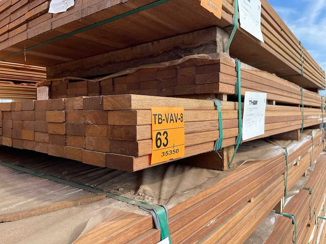 Guyana teak planken geschaafd 2450-2750x70x27mm (121x) - afbeelding 4 van  4