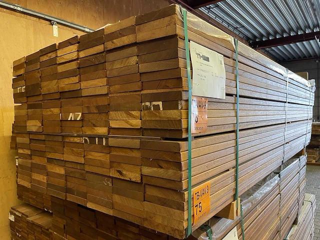 Guyana teak planken geschaafd 2450x25x140mm (80x) - afbeelding 4 van  4