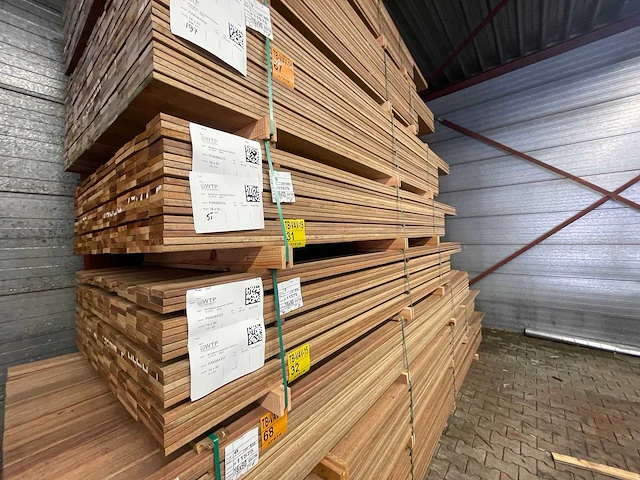 Guyana teak planken geschaafd 2500-3000x90x16mm (206x) - afbeelding 4 van  4