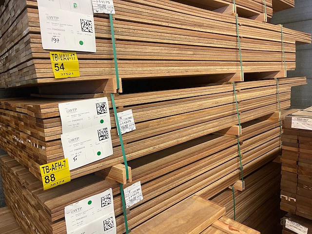 Guyana teak planken geschaafd 2500-3000x90x16mm (206x) - afbeelding 4 van  4