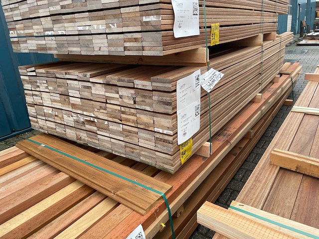 Guyana teak planken geschaafd 2500-3000x90x16mm (265x) - afbeelding 4 van  4