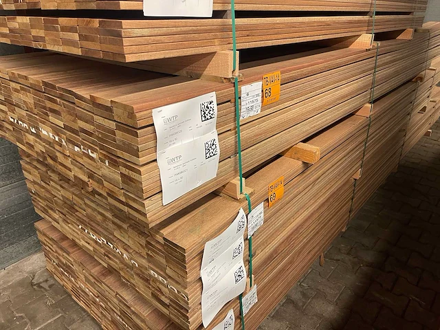 Guyana teak planken geschaafd 3000-3500x90x16mm (207x) - afbeelding 4 van  4