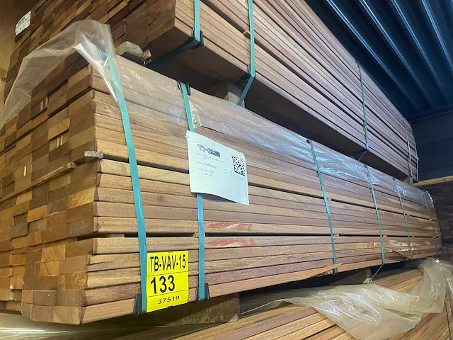 Guyana teak planken geschaafd 3050x90x25mm (204x) - afbeelding 4 van  4