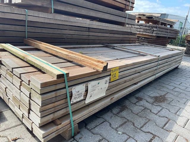 Guyana teak planken geschaafd 3050x90x25mm (83x) - afbeelding 2 van  3