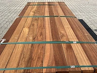 Guyana teak planken geschaafd 3350x90x25mm (261x) - afbeelding 1 van  4