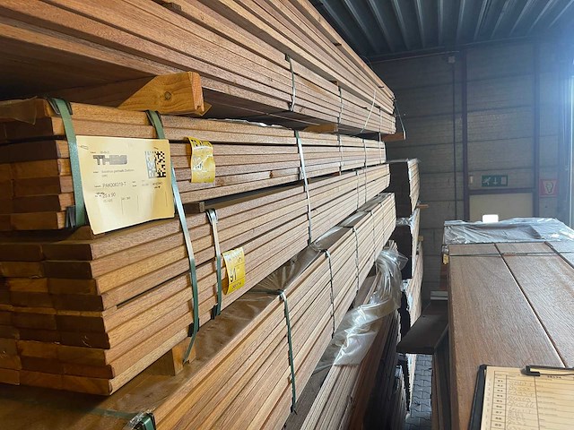 Guyana teak planken geschaafd 4250x90x25mm (63x) - afbeelding 4 van  4