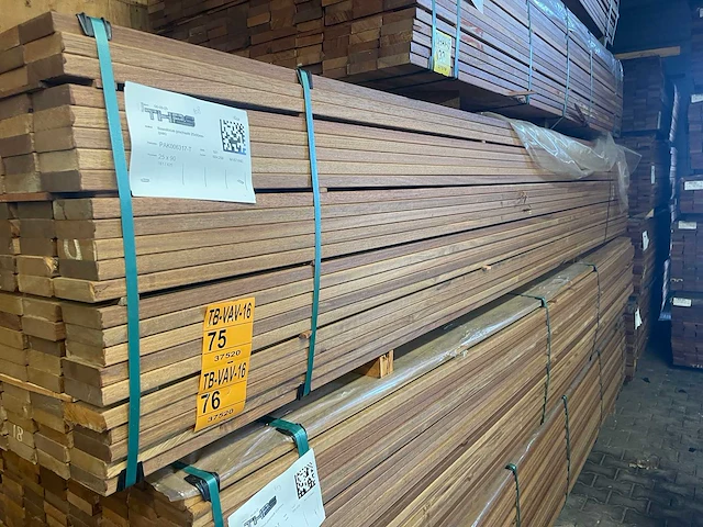 Guyana teak planken geschaafd 4250x90x25mm (80x) - afbeelding 4 van  4