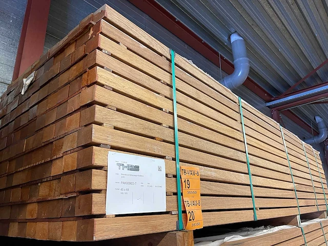 Guyana teak regels 3050x68x45mm (84x) - afbeelding 4 van  4