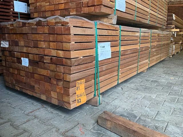 Guyana teak regels fijnbezaagd 3950x68x45mm (84x) - afbeelding 4 van  4