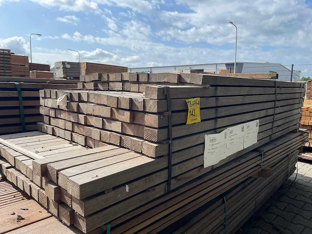 Guyana teak regels geschaafd 1850-2450x65x42mm (135x) - afbeelding 2 van  3