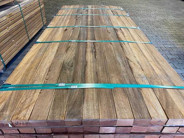 Guyana teak regels geschaafd 1850x68x42mm (110x) - afbeelding 1 van  4