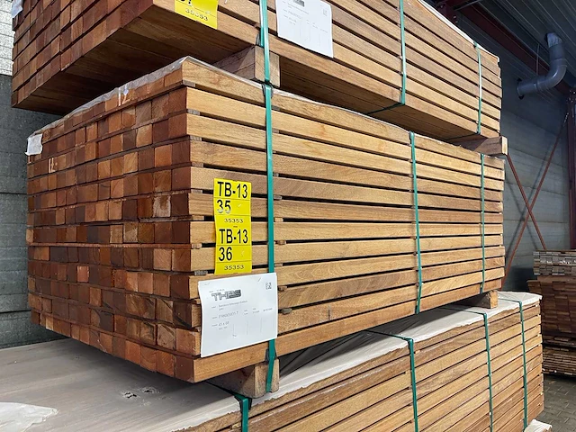 Guyana teak regels geschaafd 1850x68x45mm (84x) - afbeelding 4 van  4